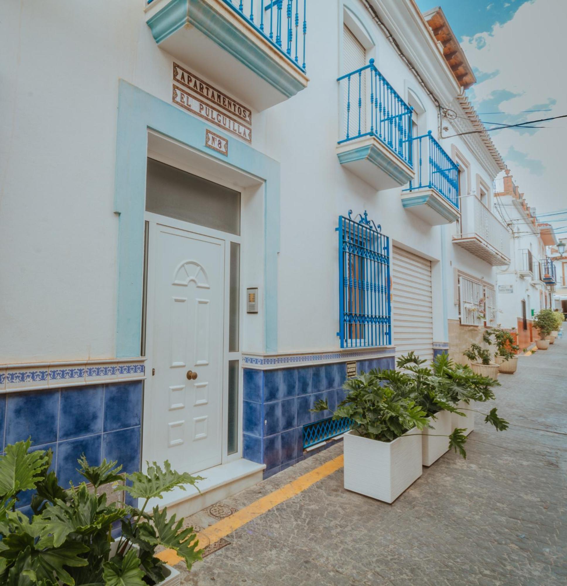 Las Flores Apartments Nerja Εξωτερικό φωτογραφία